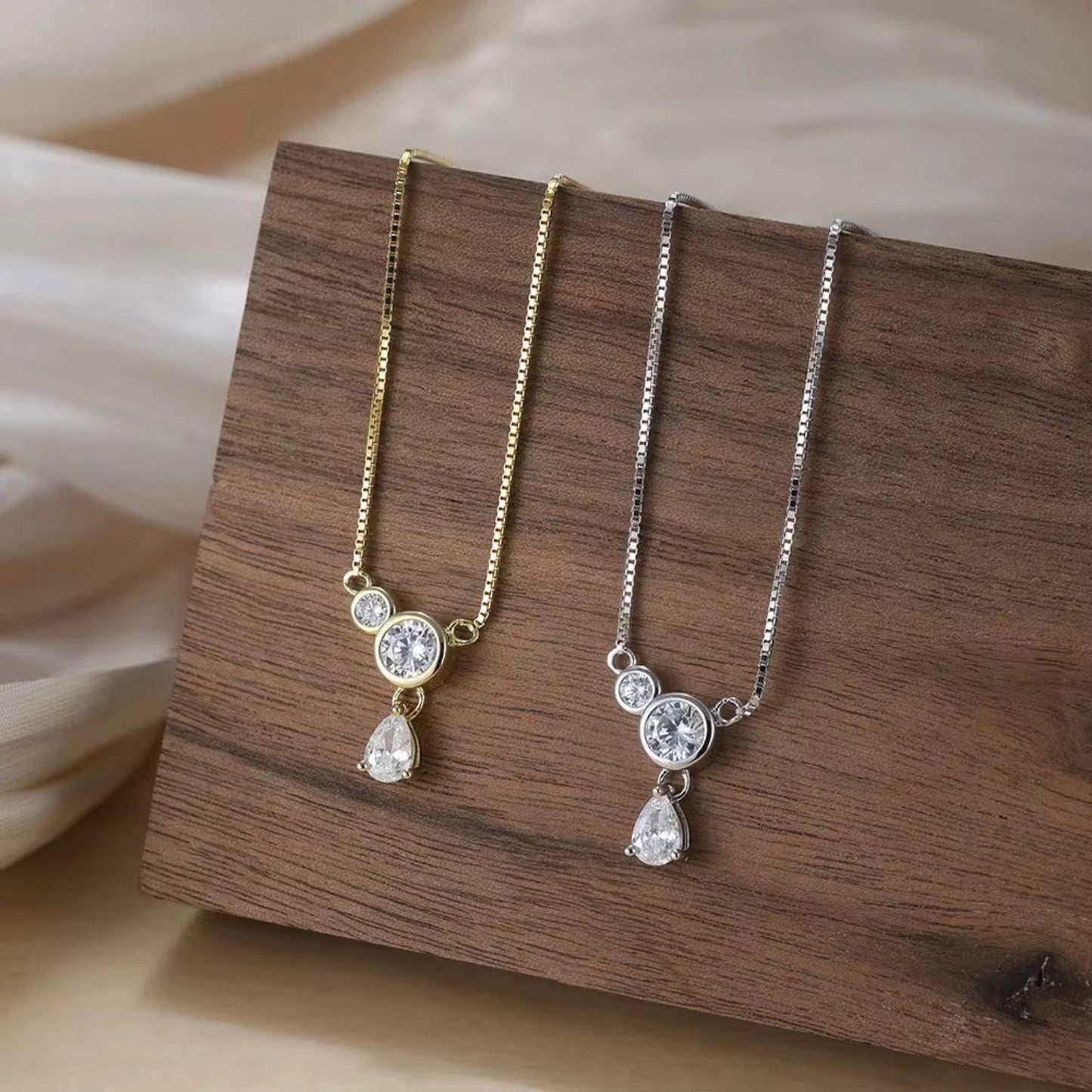 Dainty three Stone Cubic Zirconia Choker Necklace - APN47 Gold