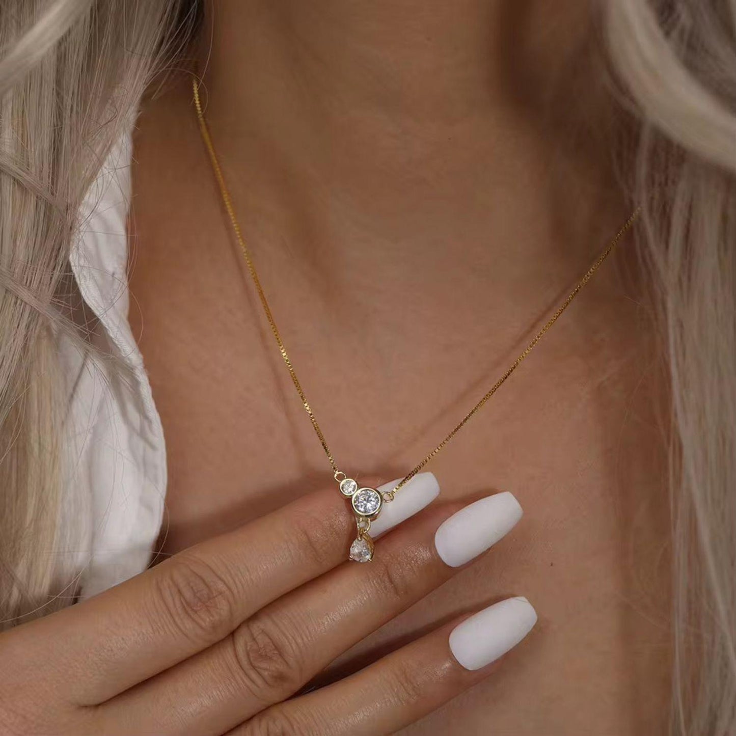 Dainty three Stone Cubic Zirconia Choker Necklace - APN47 Gold