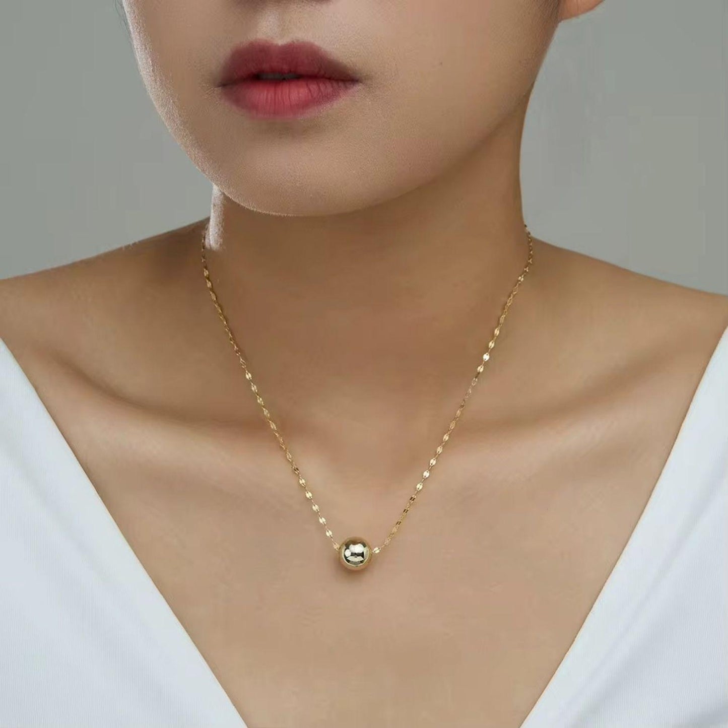 The Ball Pendant Lip Chain - APN55