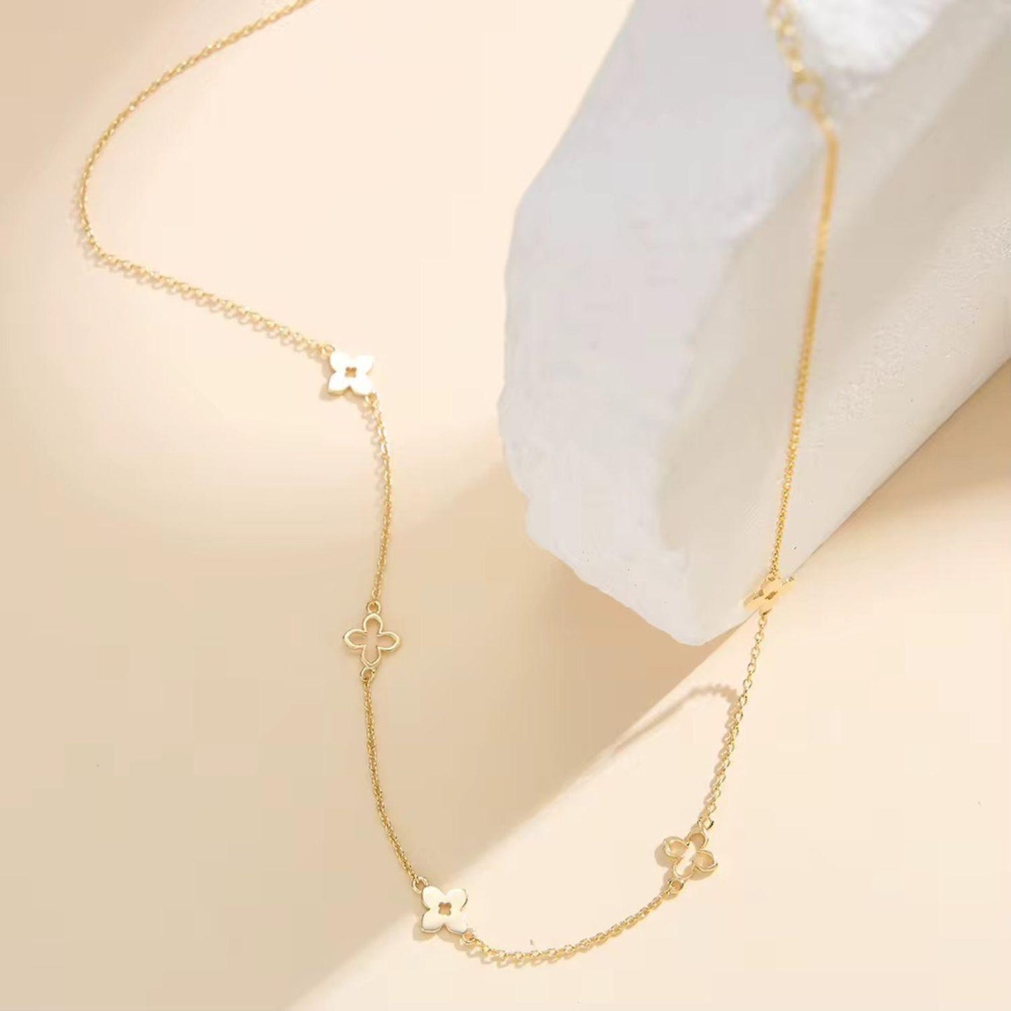 The Clover Bloom Necklace - APN56