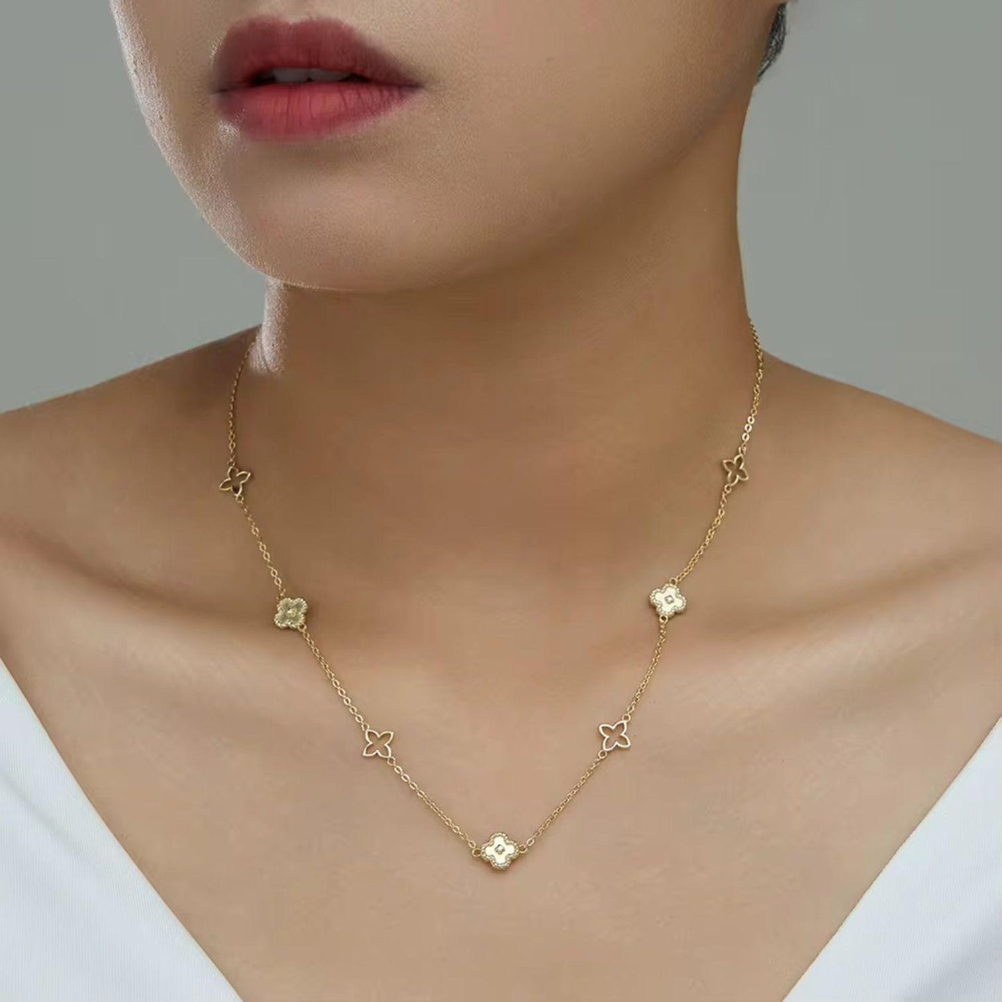 The Filled Clover Bloom Necklace - APN56
