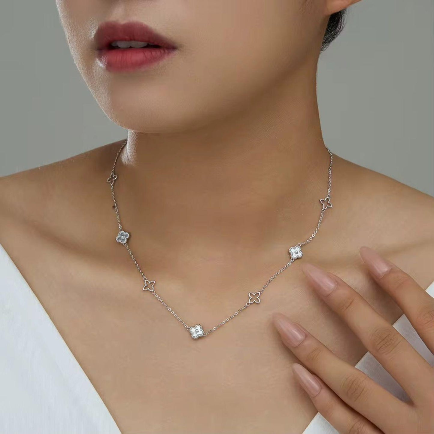 The Filled Clover Bloom Necklace - APN56